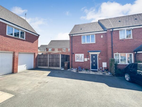 Nuthatch Close, Corby