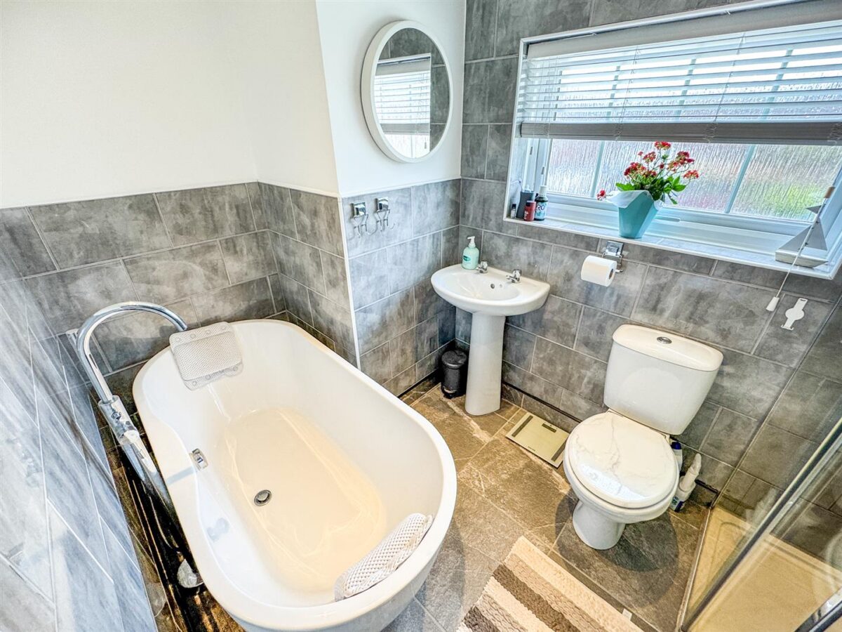Mantlefield Road, Corby