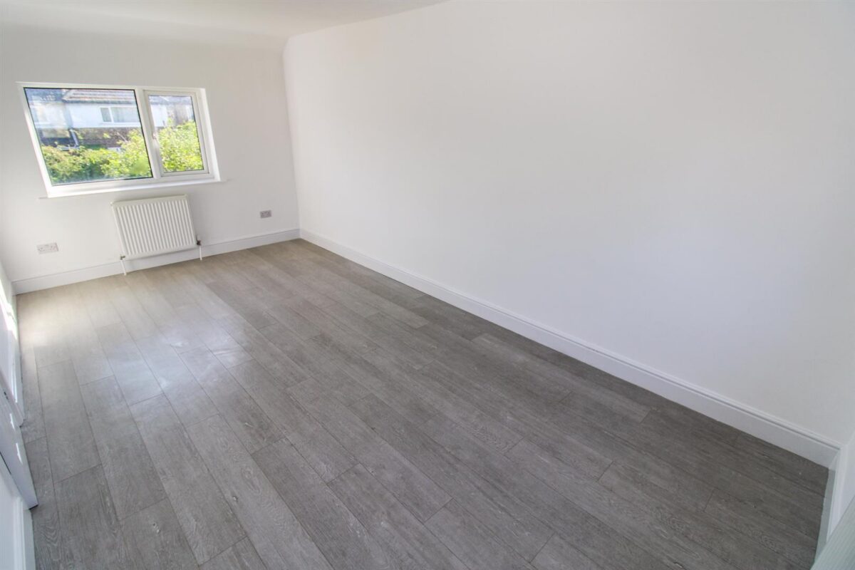 Whitworth Avenue, Corby
