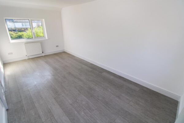 Whitworth Avenue, Corby