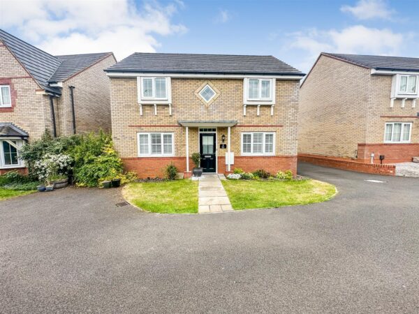 Hillary Close, Corby
