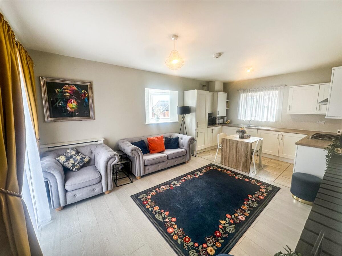 Slough Close, Corby