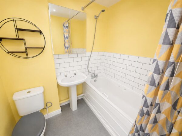 Gainsborough Court, Corby