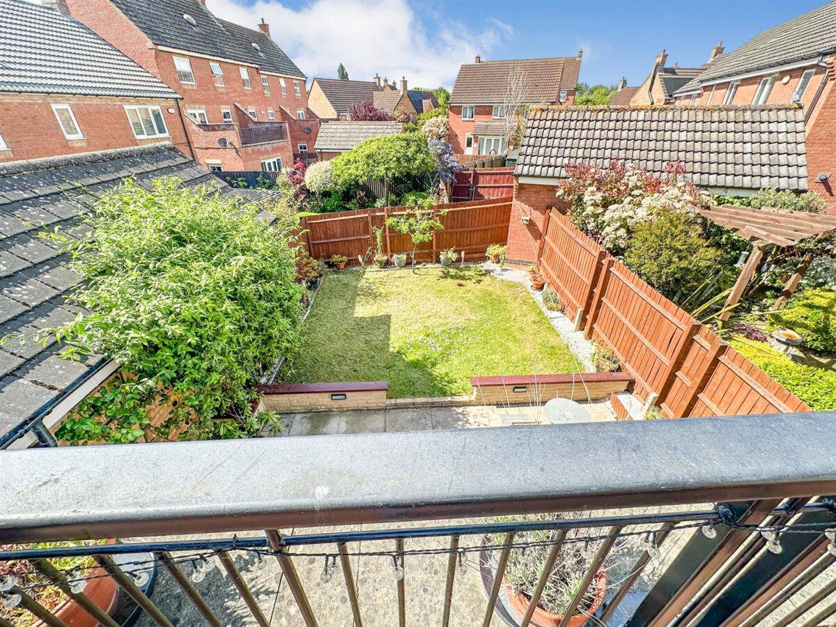 Dunnock Road, Corby