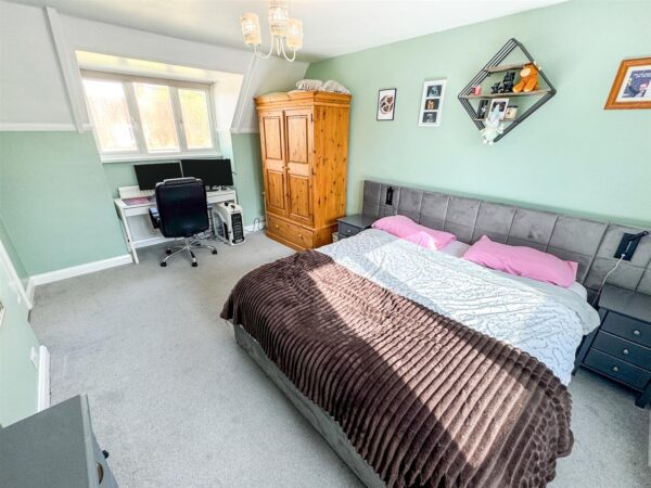 Faraday Grove, Corby