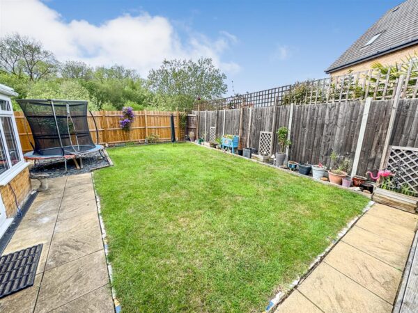 Cotswold Close, Corby