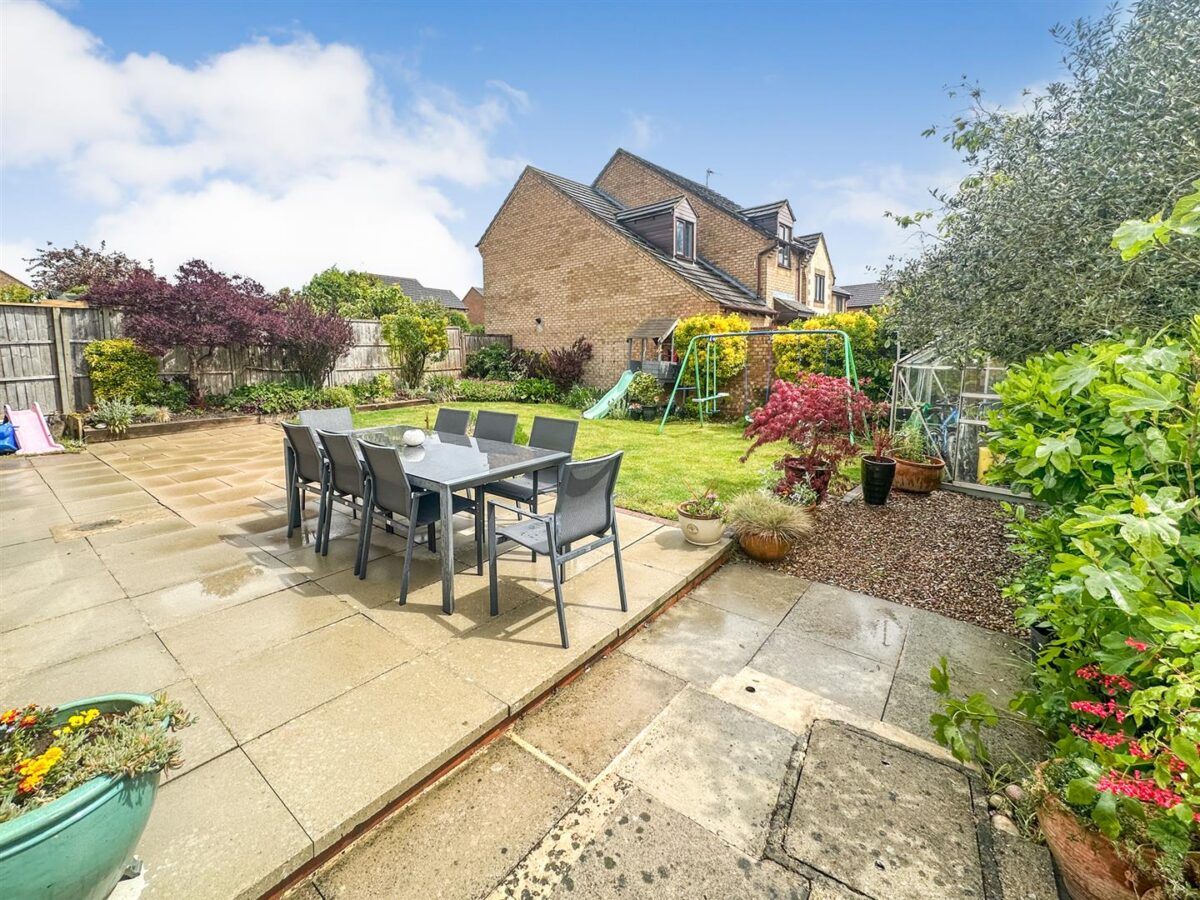 Little Meadow, Great Oakley, Corby