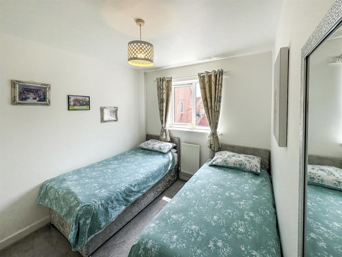 Nuthatch Close, Corby