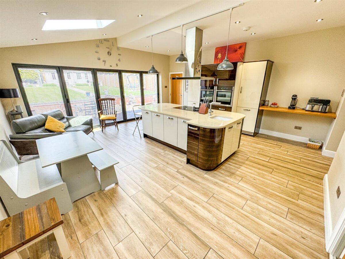 Cottingham Road, Corby
