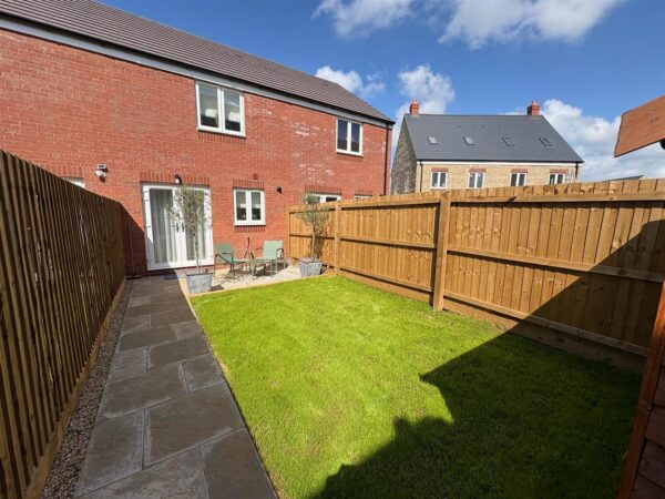 Grilley Street, Weldon