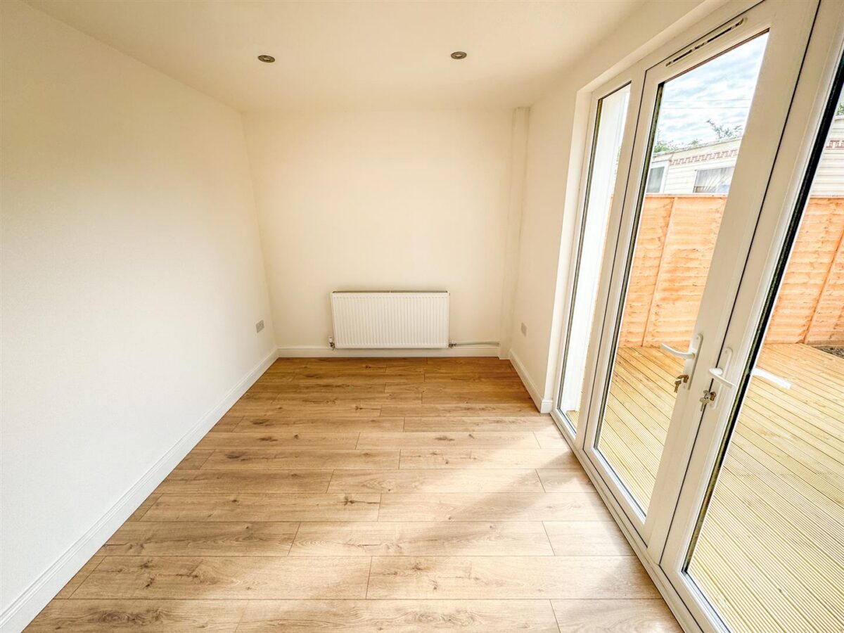 Welland Vale Road, Corby