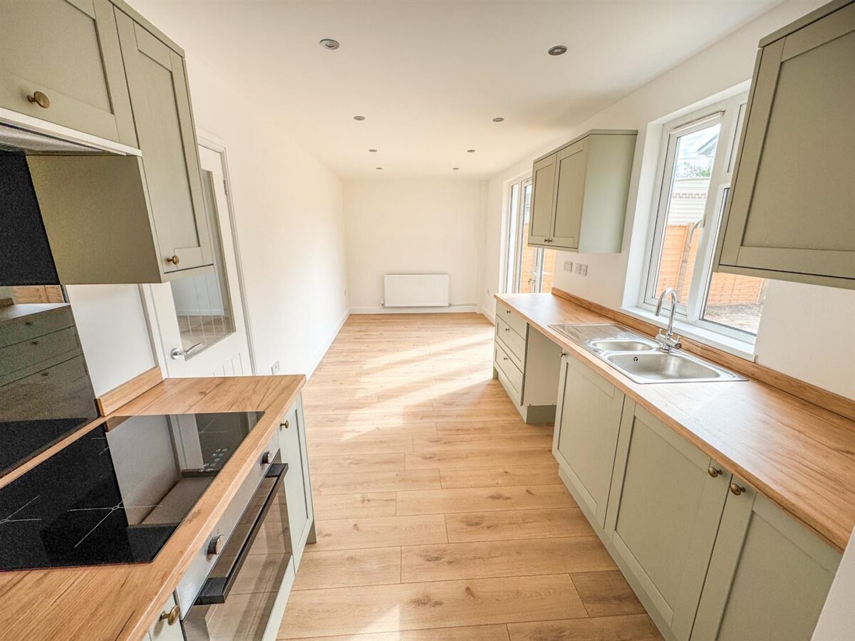 Welland Vale Road, Corby