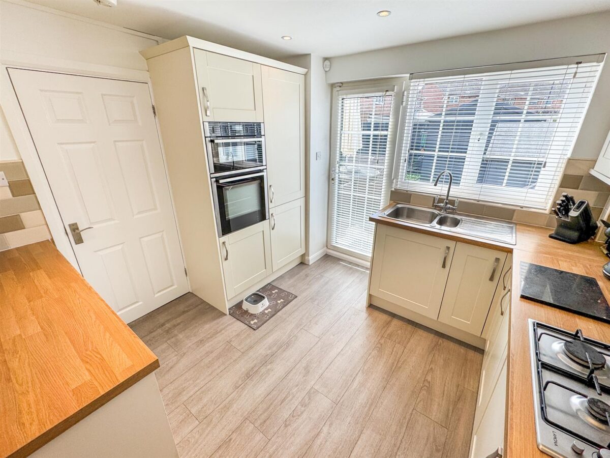 Mantlefield Road, Corby
