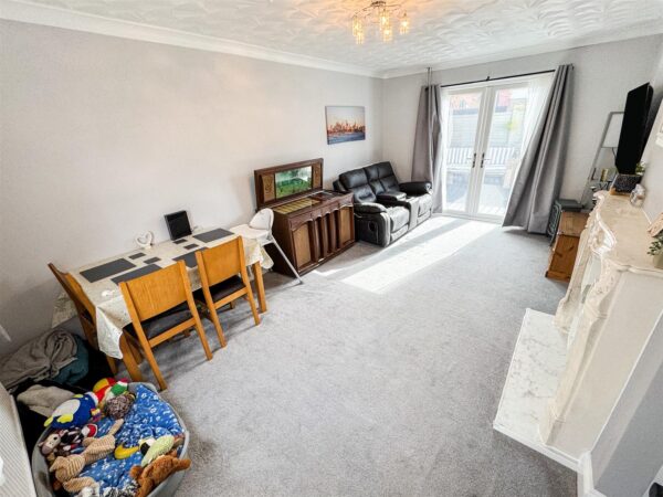 Faraday Grove, Corby