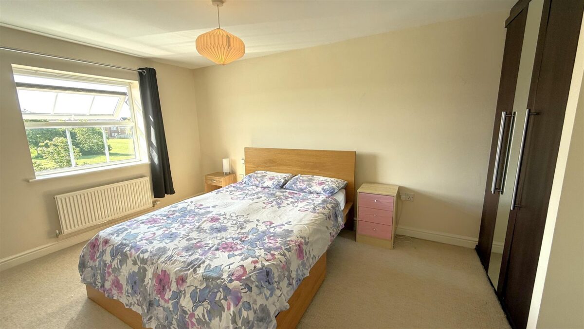 Dunnock Road, Corby