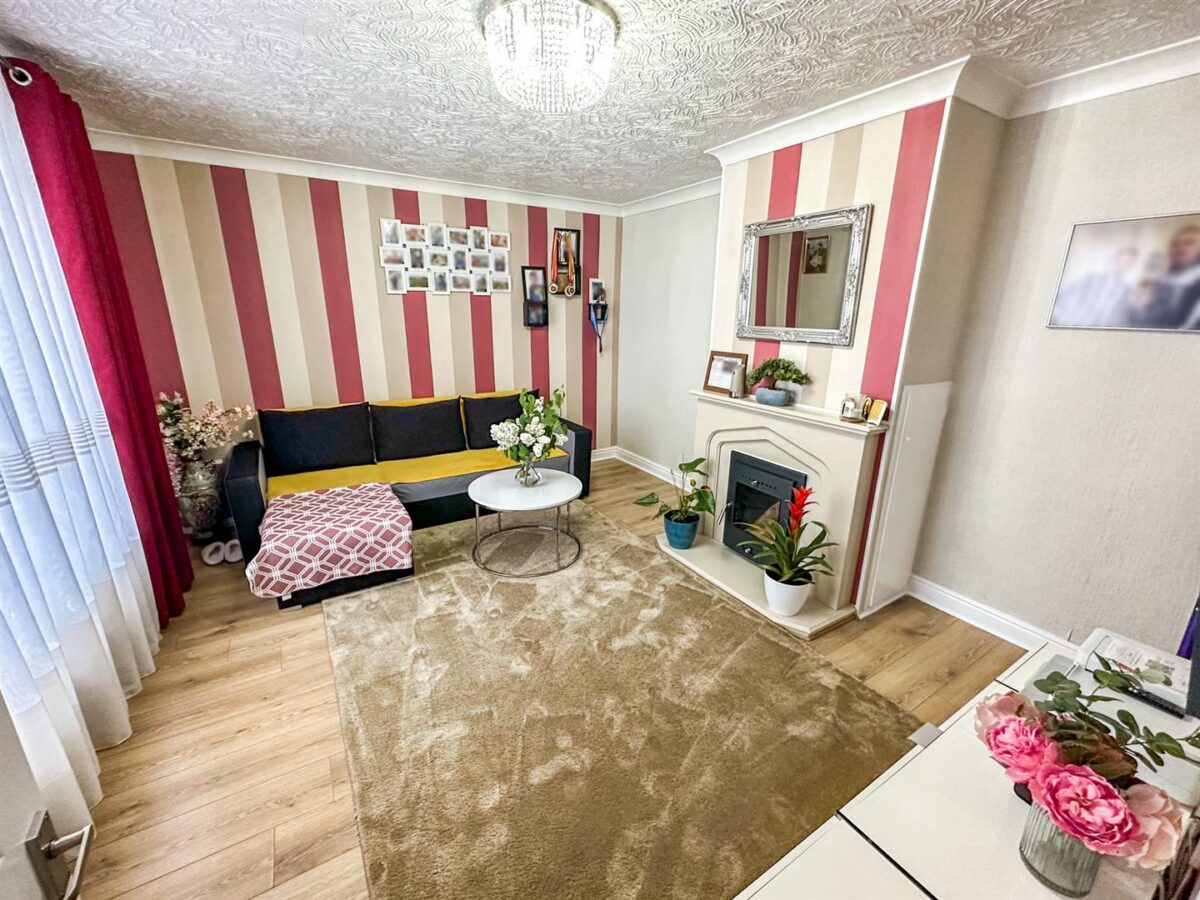 Shakespeare Way, Corby