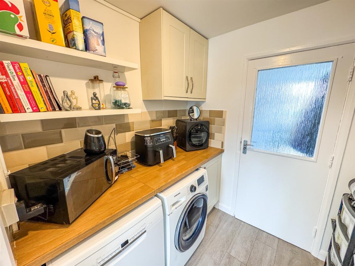 Mantlefield Road, Corby