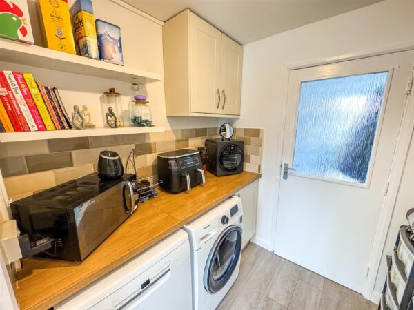 Mantlefield Road, Corby