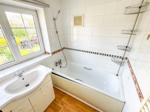 Cupar Crescent, Corby
