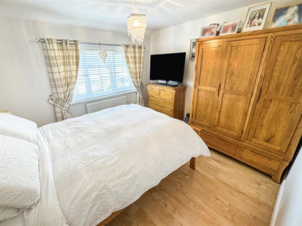 Mantlefield Road, Corby