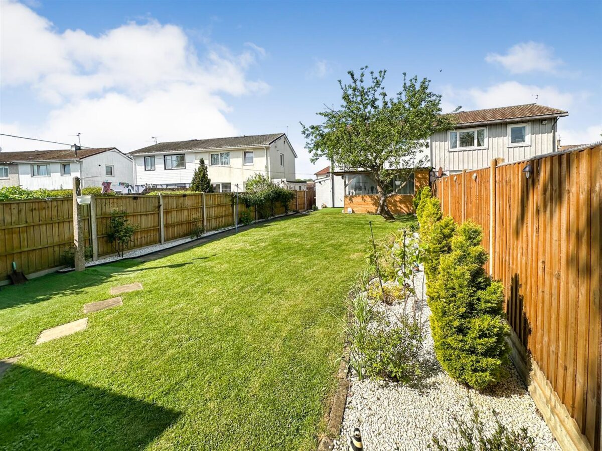 Shakespeare Way, Corby