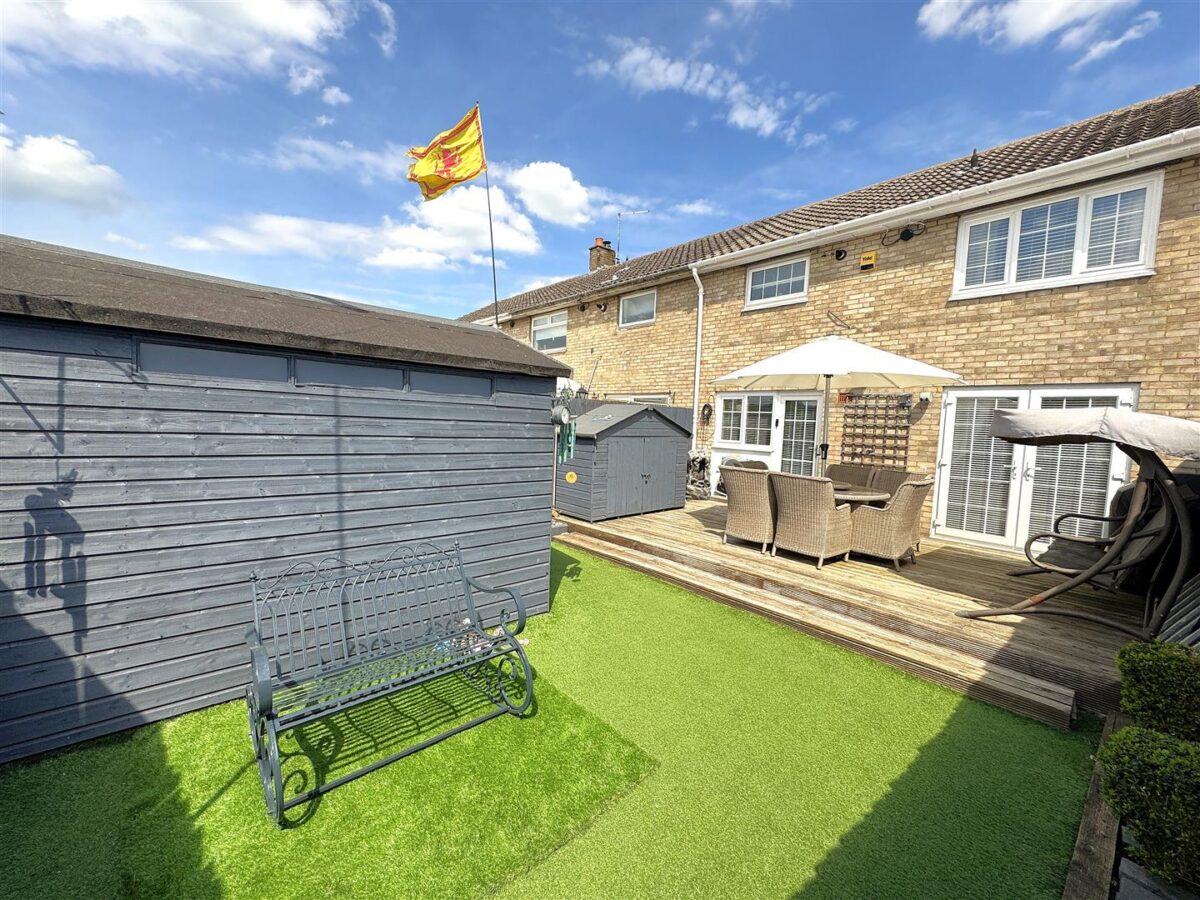 Mantlefield Road, Corby
