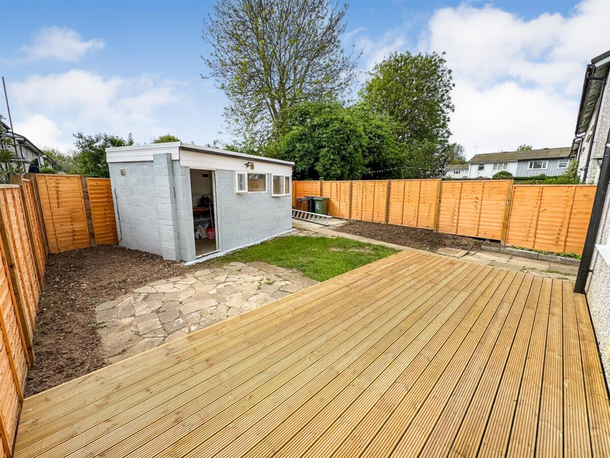 Welland Vale Road, Corby