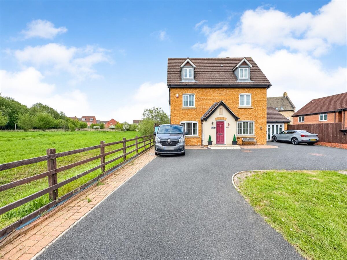 Cotswold Close, Corby