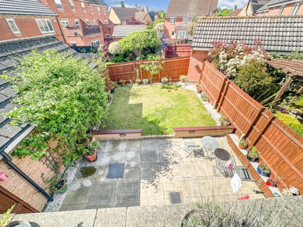 Dunnock Road, Corby
