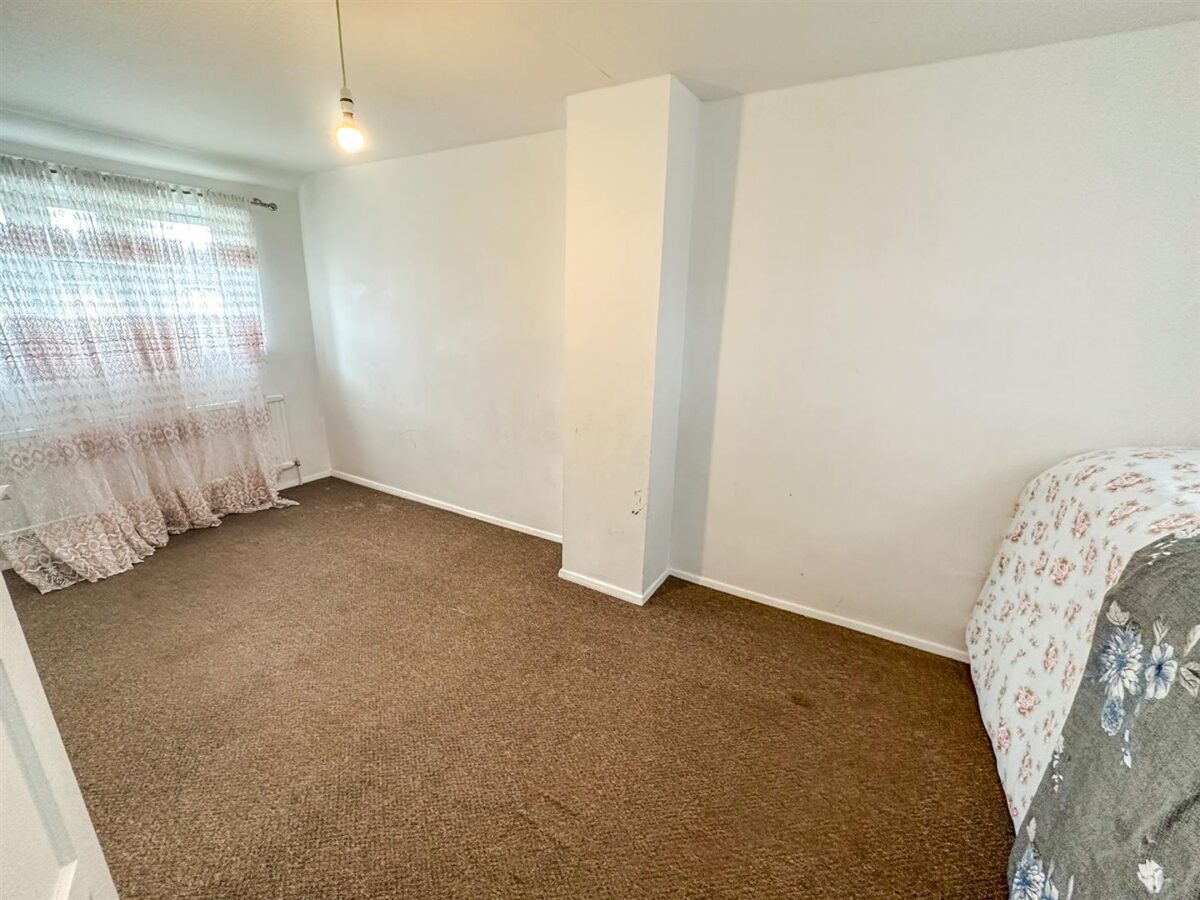 Kingsthorpe Avenue, Corby