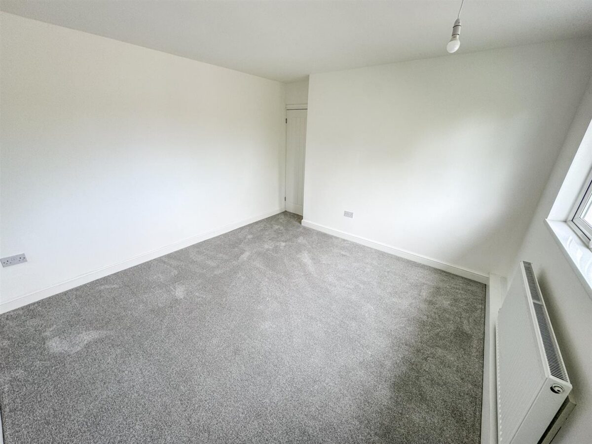 Welland Vale Road, Corby