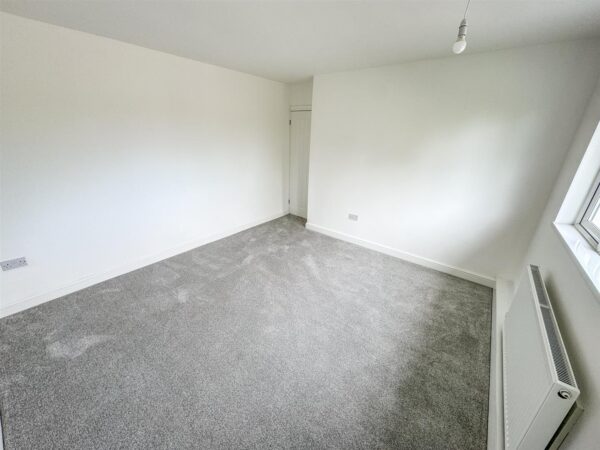 Welland Vale Road, Corby