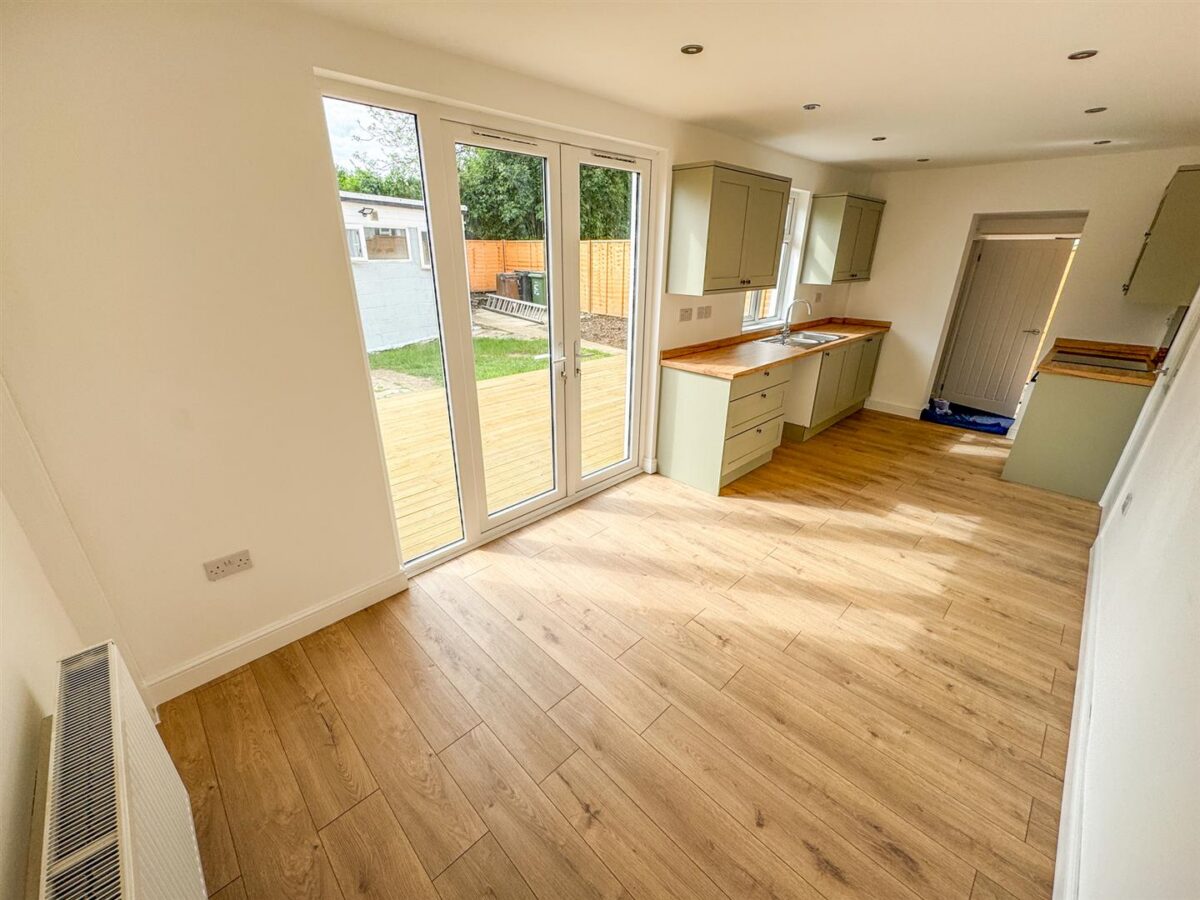 Welland Vale Road, Corby