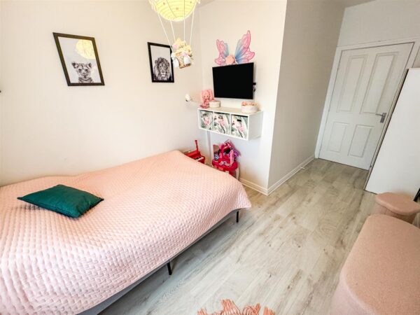 Slough Close, Corby