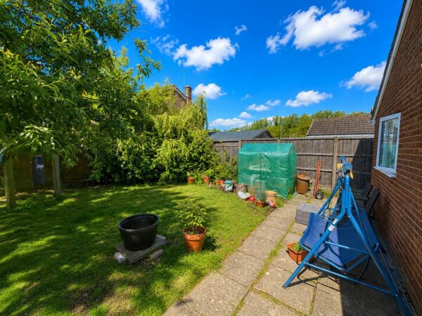 Pound Close, Great Oakley, Corby