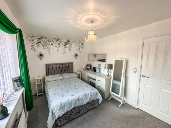 Nuthatch Close, Corby