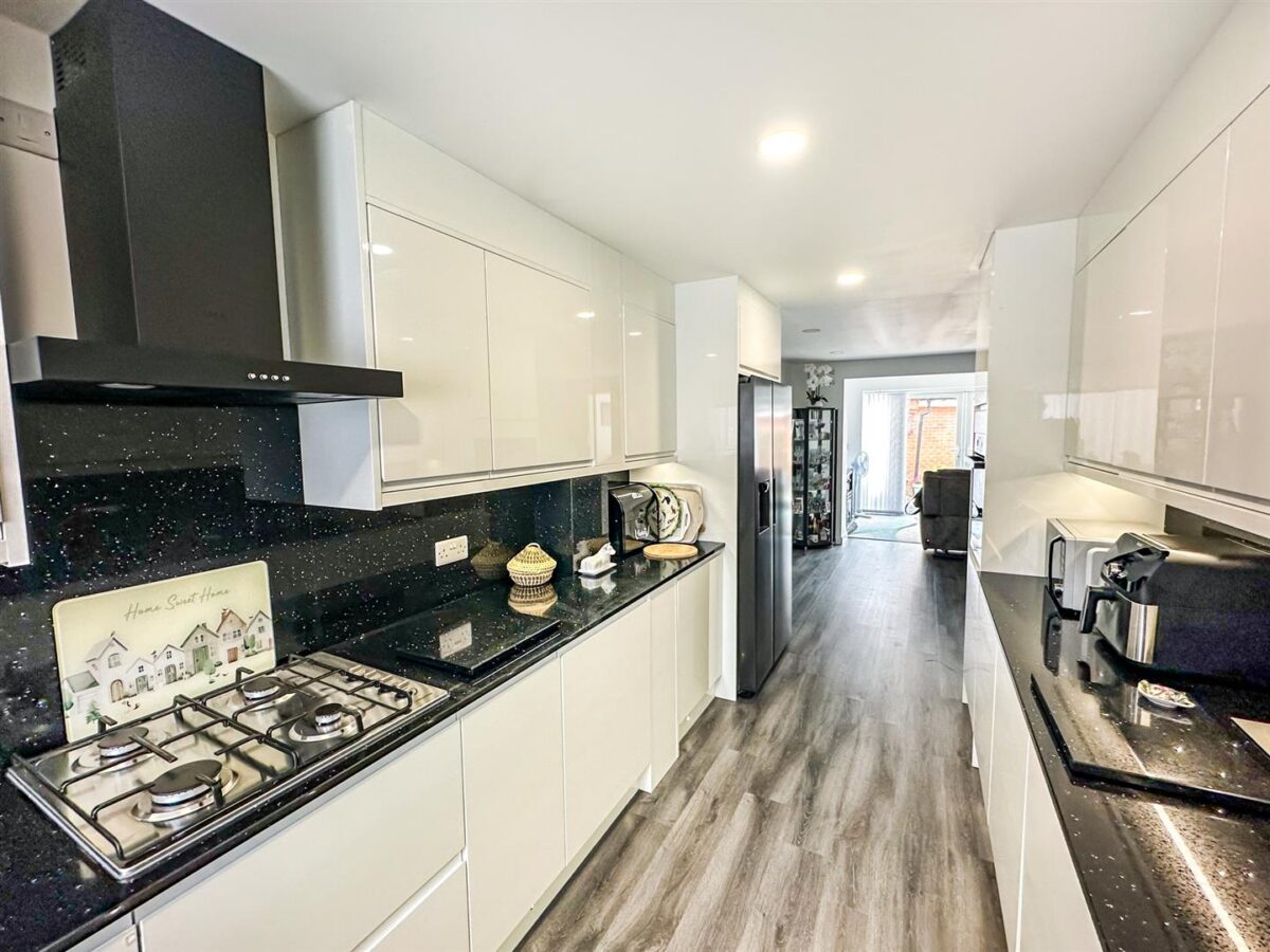 Nuthatch Close, Corby