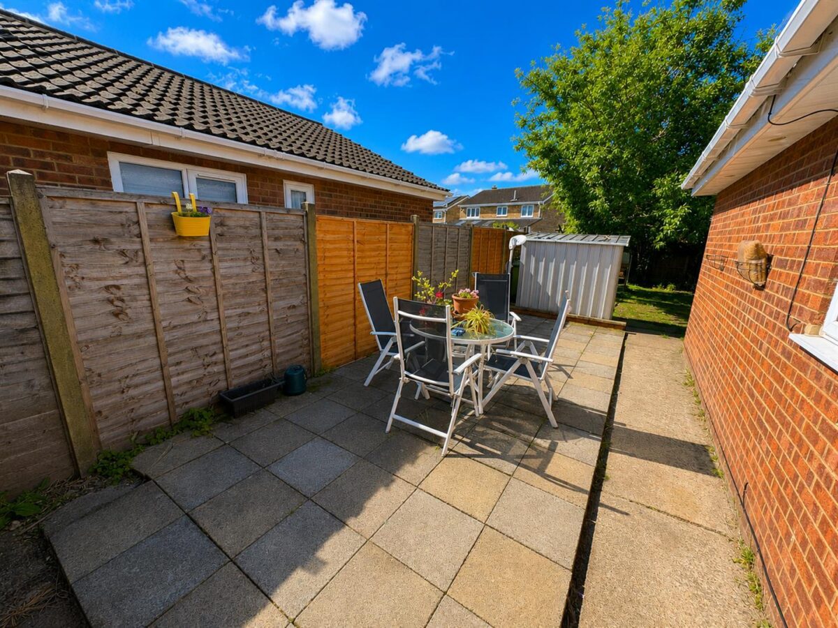 Pound Close, Great Oakley, Corby
