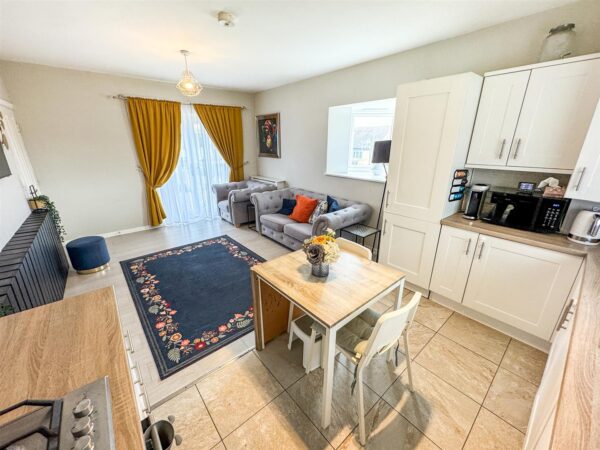 Slough Close, Corby