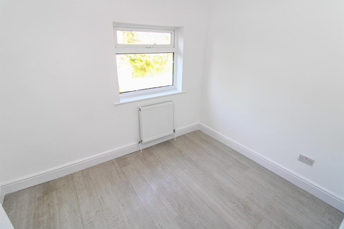 Whitworth Avenue, Corby