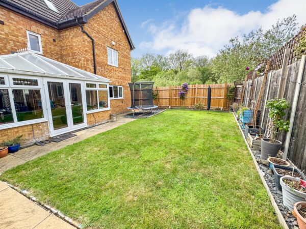 Cotswold Close, Corby