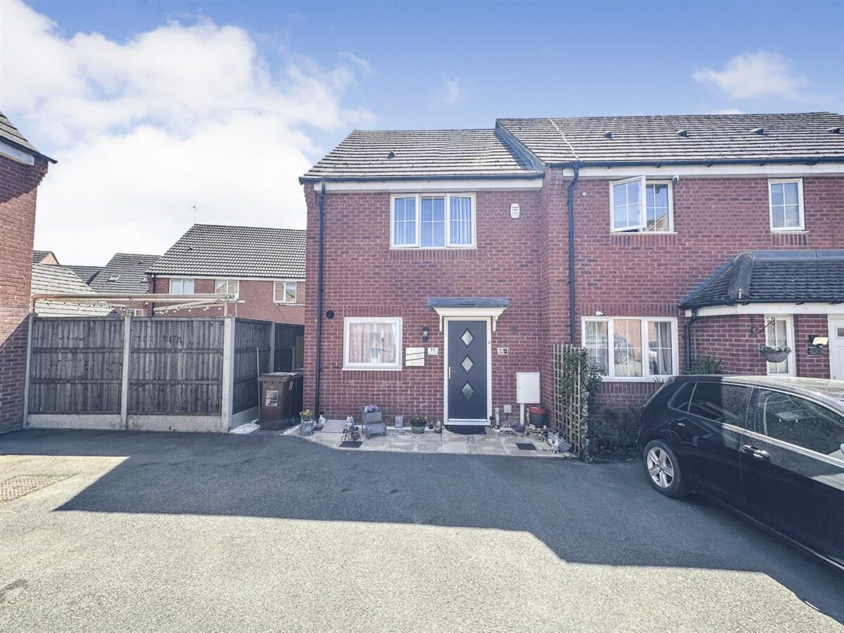 Nuthatch Close, Corby