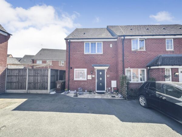 Nuthatch Close, Corby