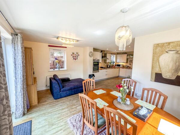 Dunnock Road, Corby