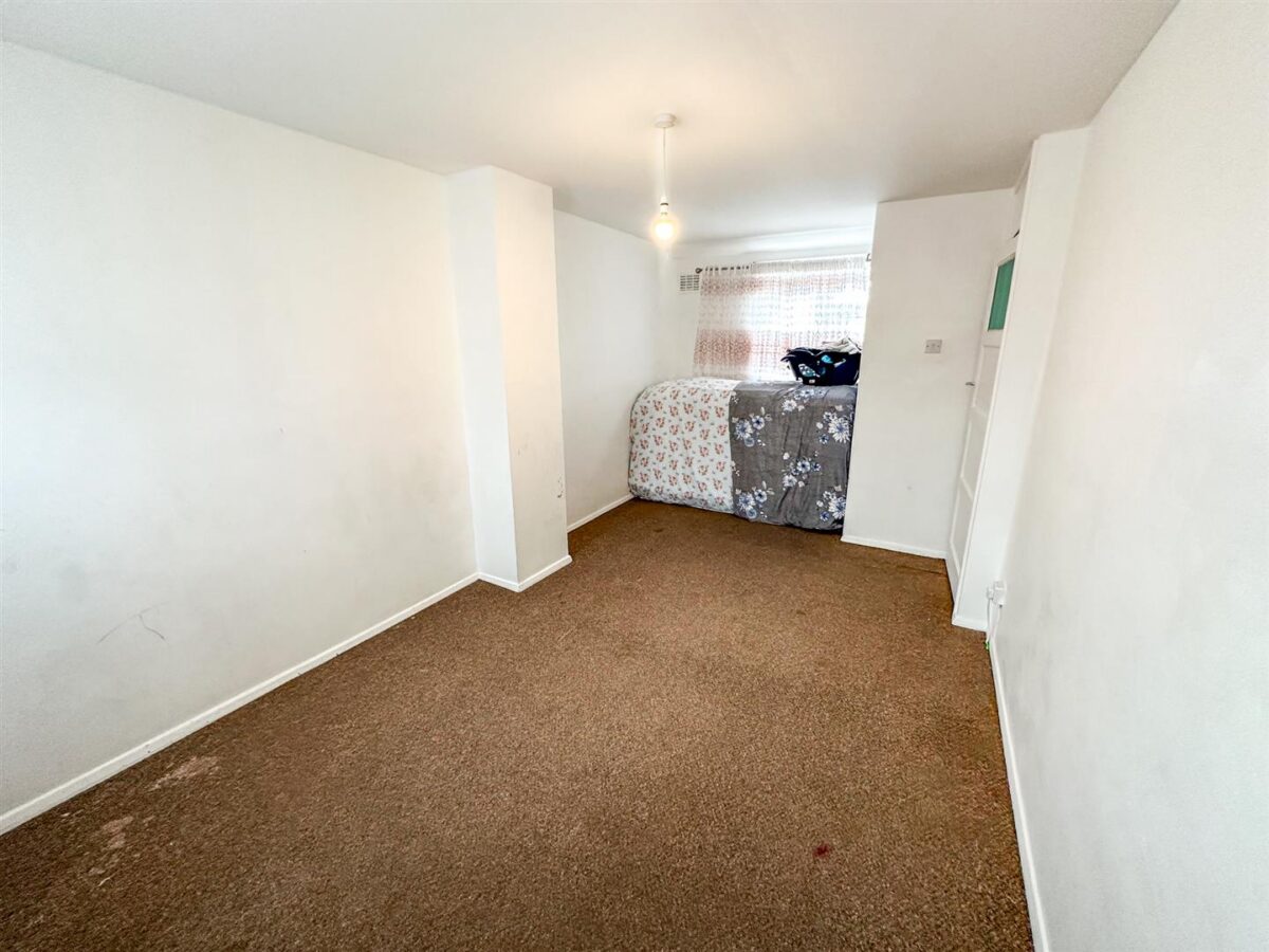 Kingsthorpe Avenue, Corby