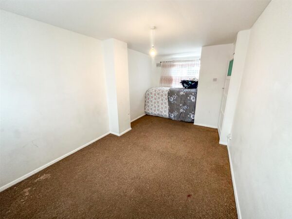 Kingsthorpe Avenue, Corby