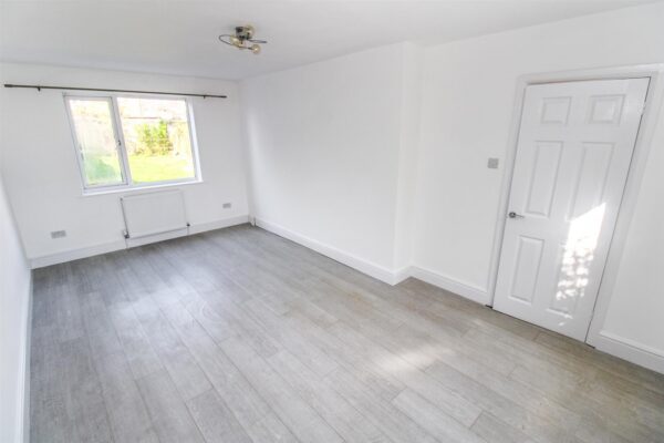 Whitworth Avenue, Corby