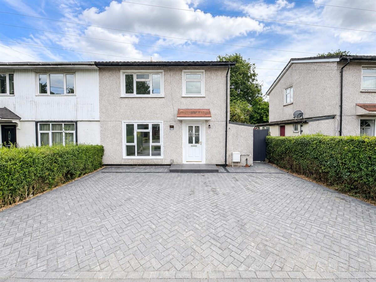 Welland Vale Road, Corby