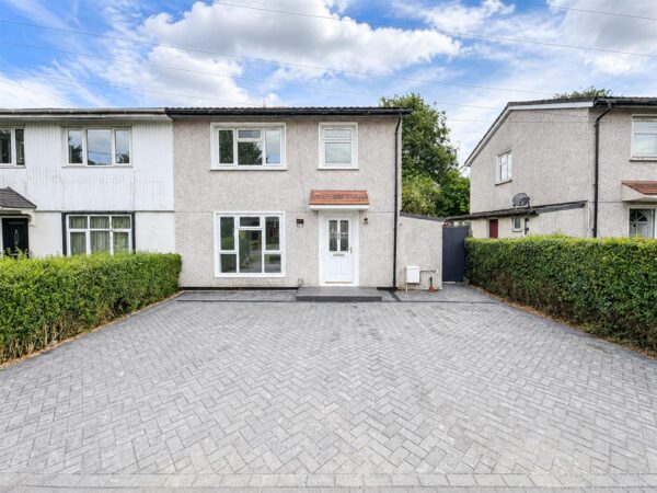 Welland Vale Road, Corby