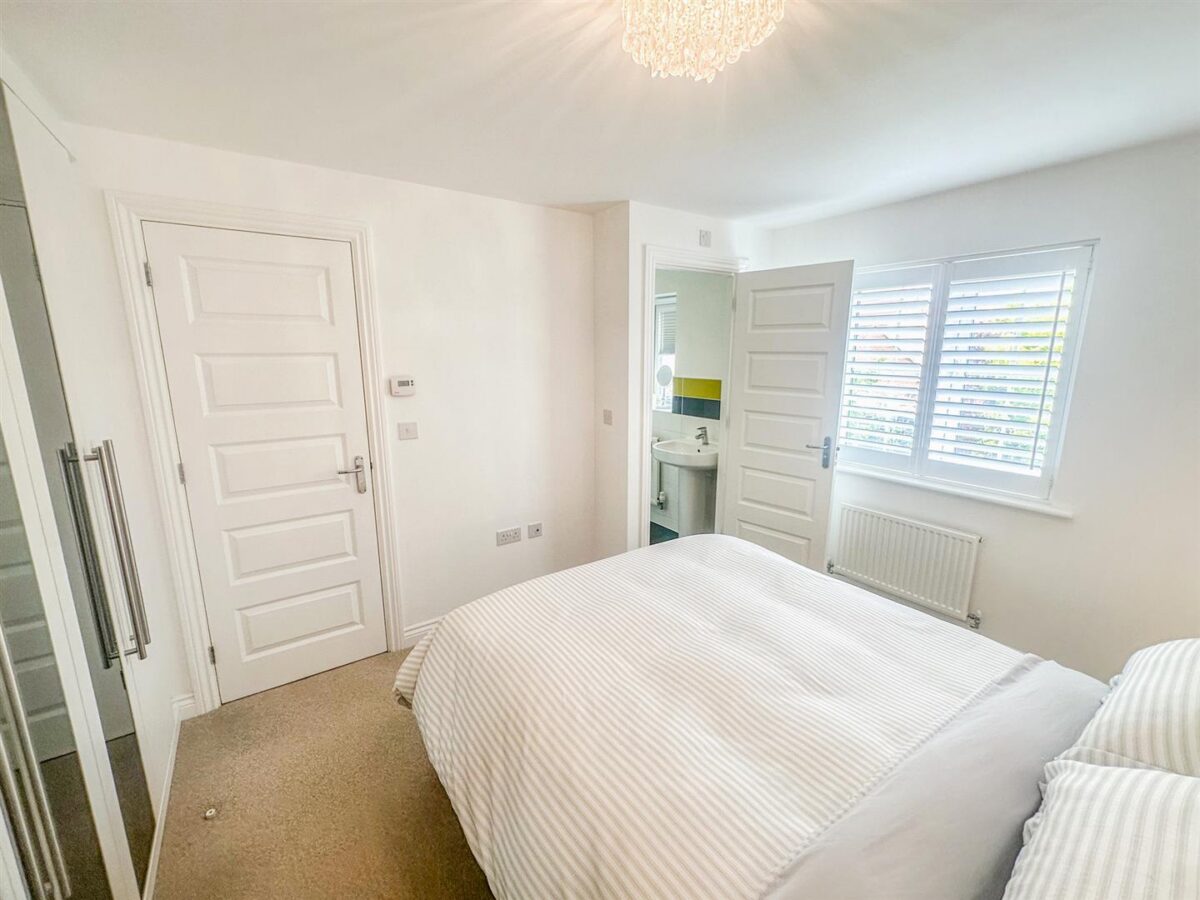 Hillary Close, Corby